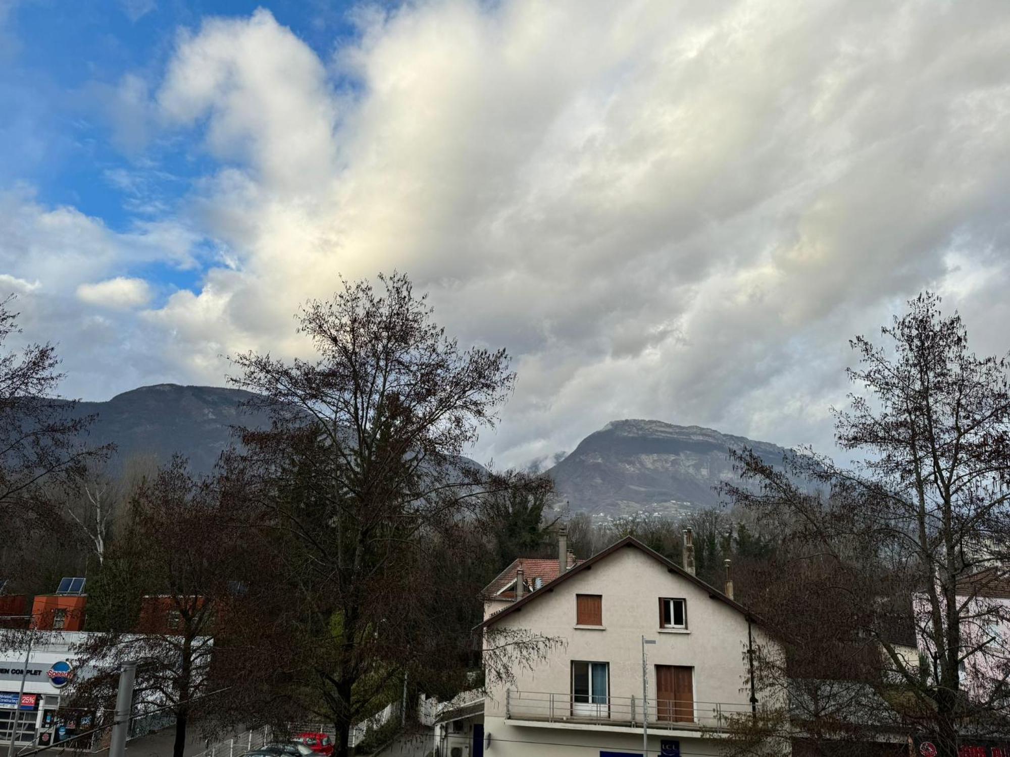 Appartement Proche Grenoble Centre Et Campus Saint-Martin-d'Heres Luaran gambar