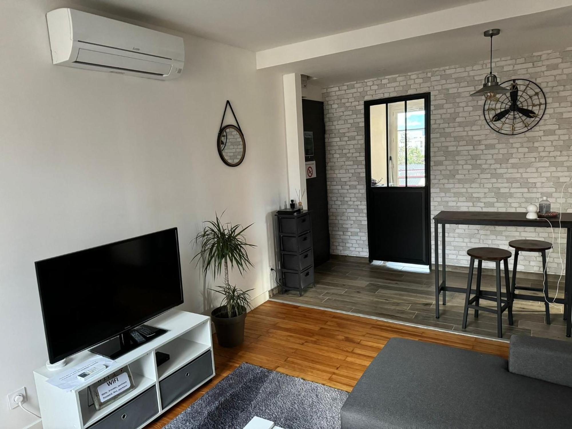 Appartement Proche Grenoble Centre Et Campus Saint-Martin-d'Heres Luaran gambar