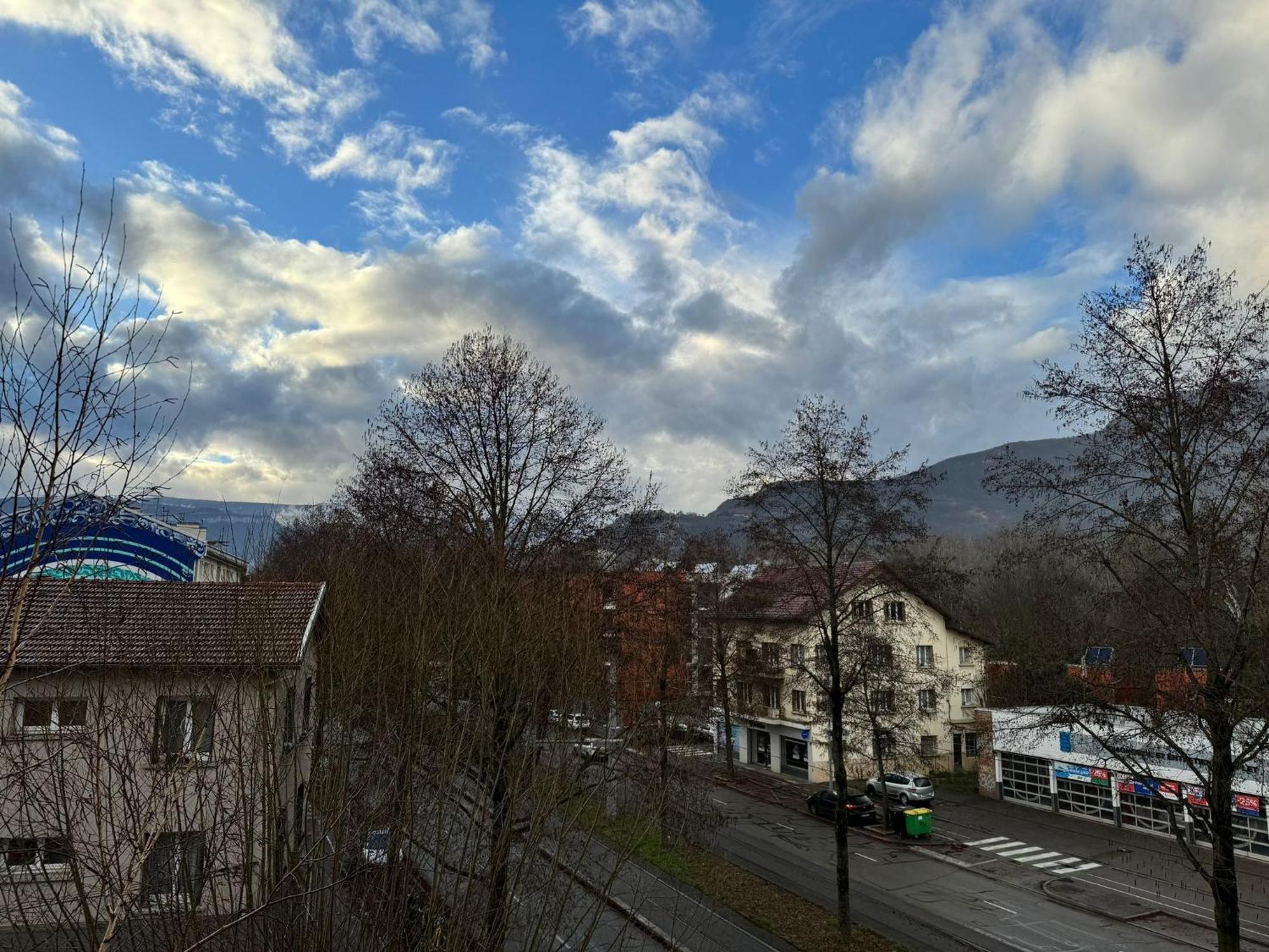 Appartement Proche Grenoble Centre Et Campus Saint-Martin-d'Heres Luaran gambar
